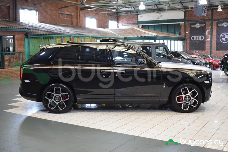 Rolls-Royce Cullinan Черный