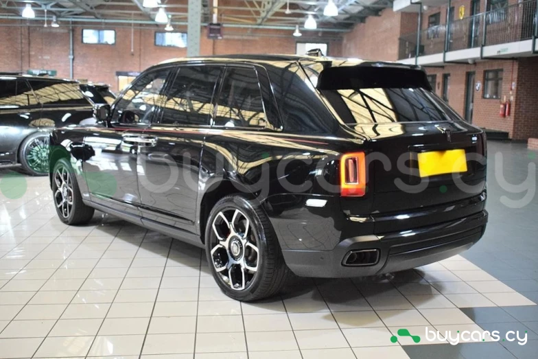Rolls-Royce Cullinan Черный