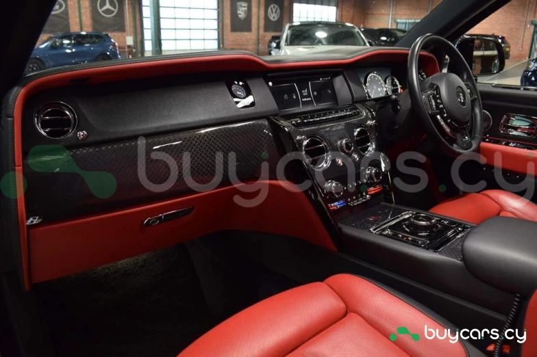 Rolls-Royce Cullinan Черный