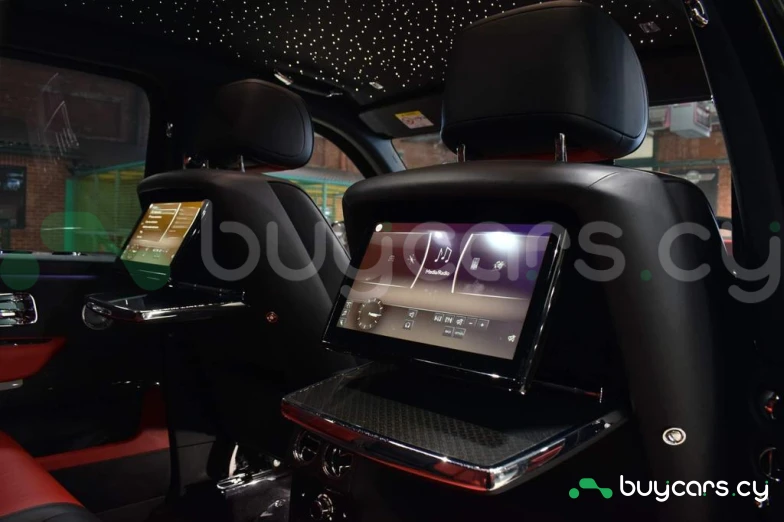 Rolls-Royce Cullinan Черный