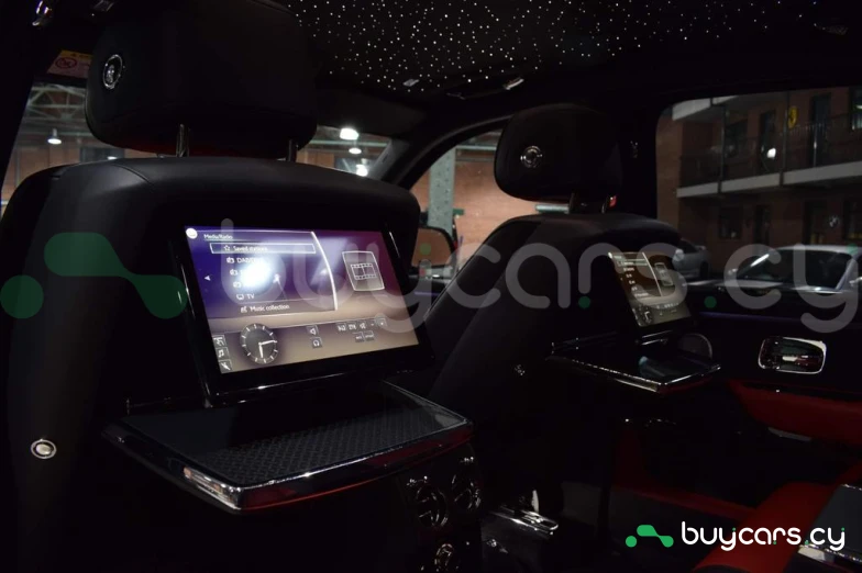 Rolls-Royce Cullinan Черный