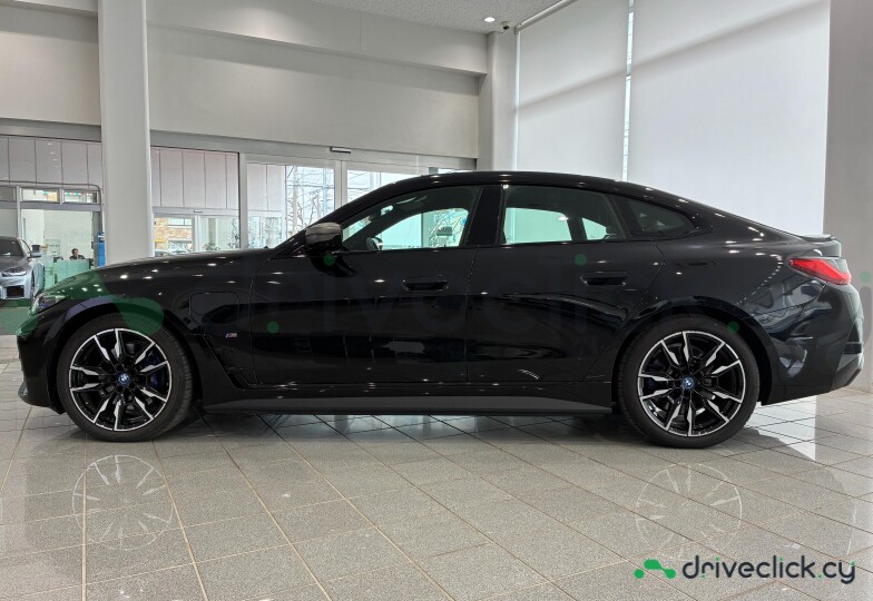 BMW i4 Black