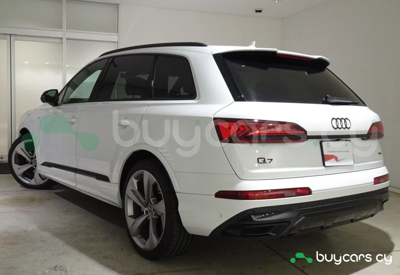 Audi Q7 Белый