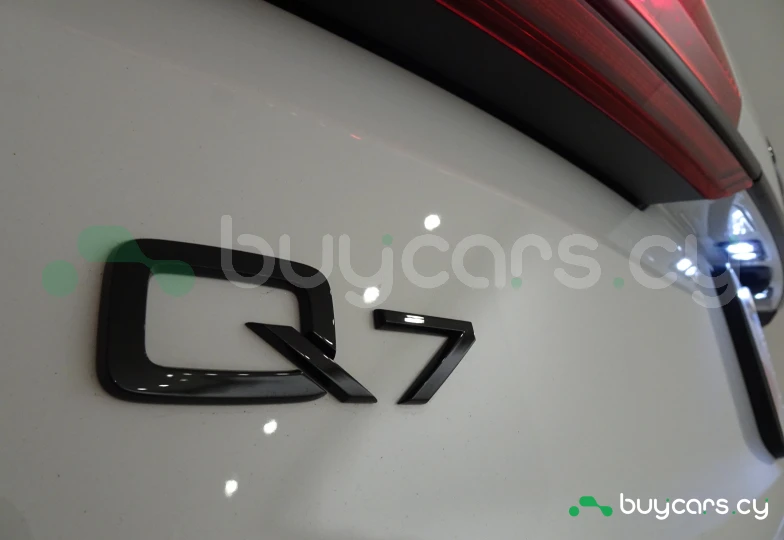 Audi Q7 Белый
