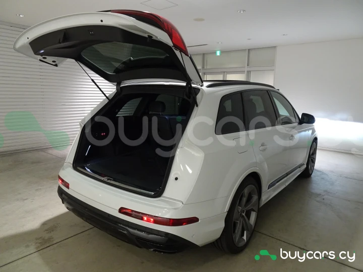 Audi Q7 Белый