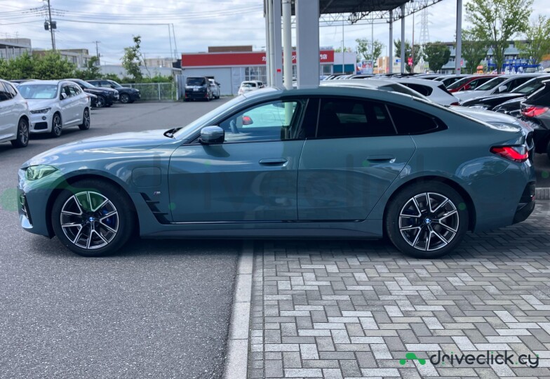 BMW i4 Green
