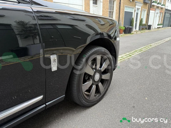 Rolls-Royce Cullinan Черный