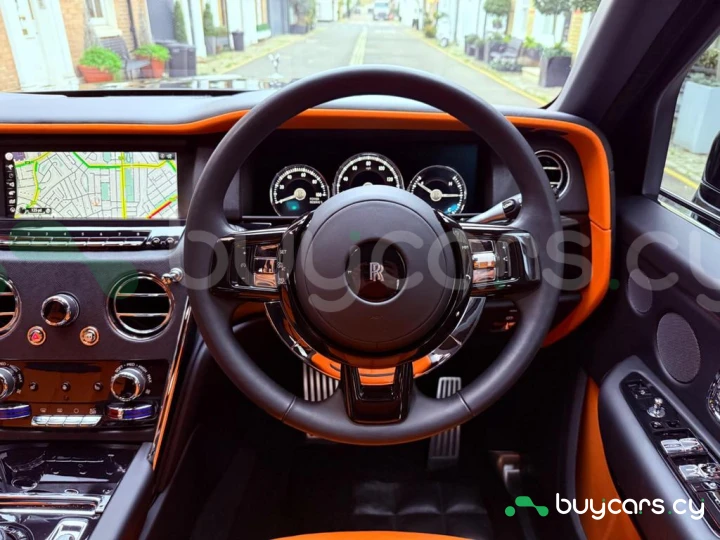 Rolls-Royce Cullinan Черный