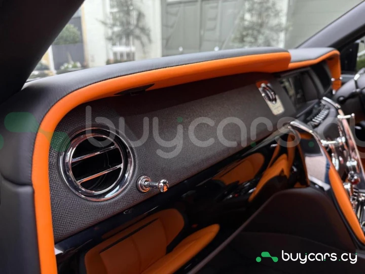 Rolls-Royce Cullinan Черный