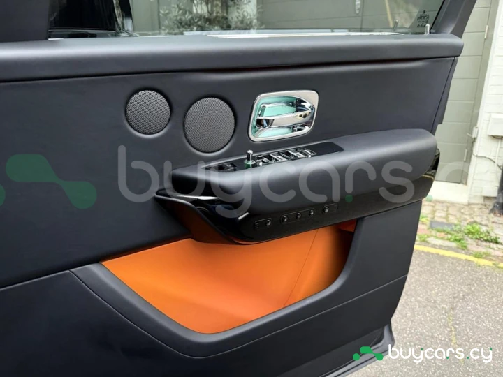 Rolls-Royce Cullinan Черный