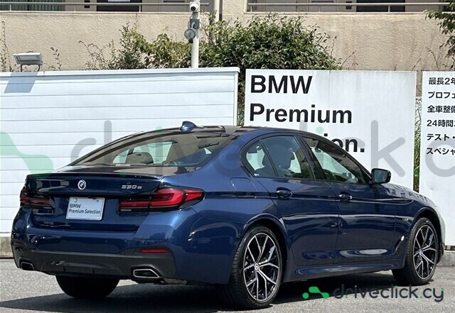 BMW 5 series Blue