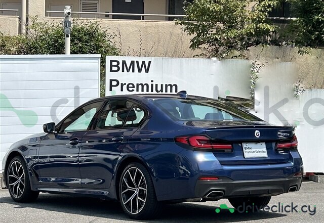BMW 5 series Blue
