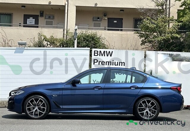 BMW 5 series Blue