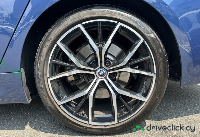 BMW 5 series Blue