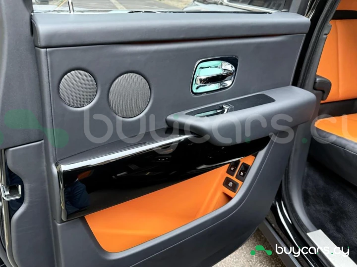 Rolls-Royce Cullinan Черный