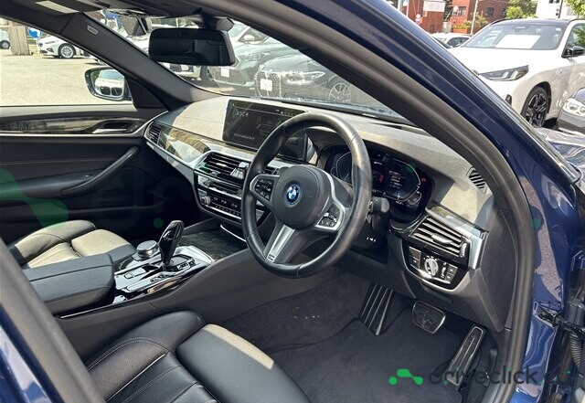 BMW 5 series Blue