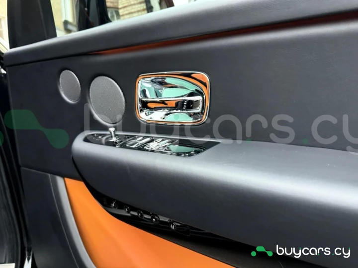 Rolls-Royce Cullinan Черный