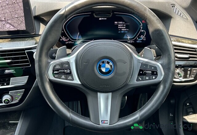 BMW 5 series Blue
