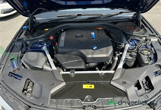 BMW 5 series Blue