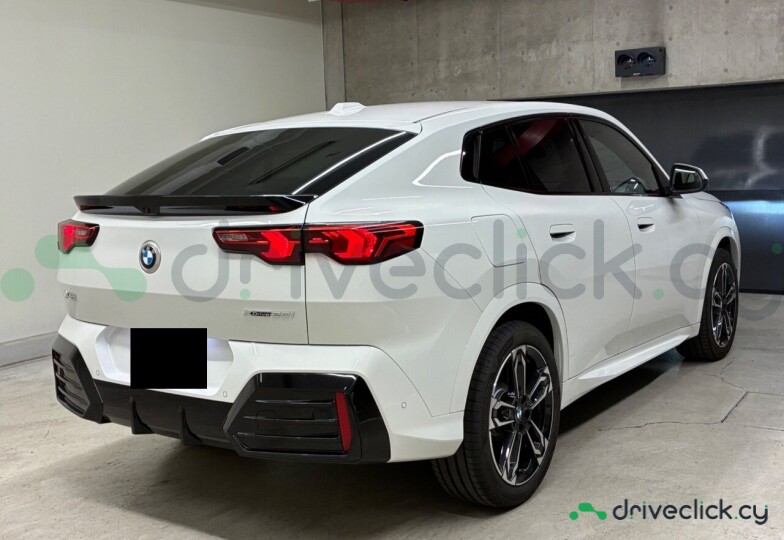 BMW X2 White