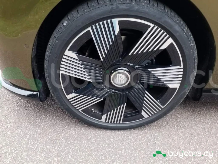 Rolls-Royce Spectre Green