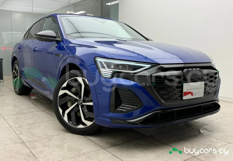 Audi Q8 e-tron Синий