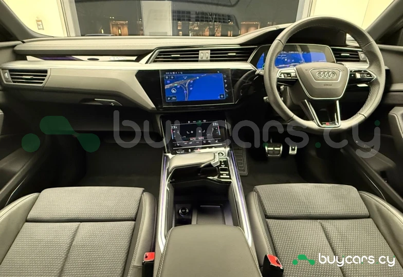 Audi Q8 e-tron Синий