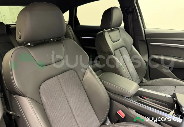 Audi Q8 e-tron Синий