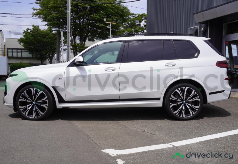 BMW X7 White