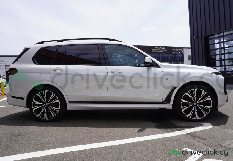 BMW X7 White