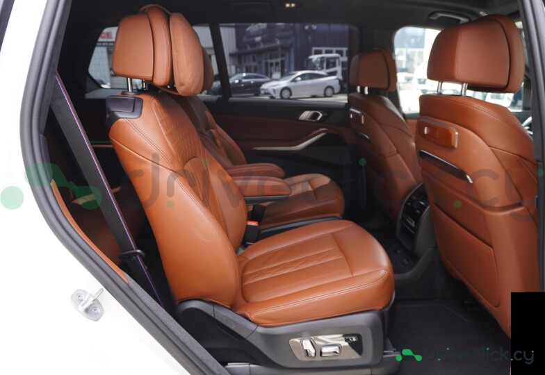 BMW X7 White