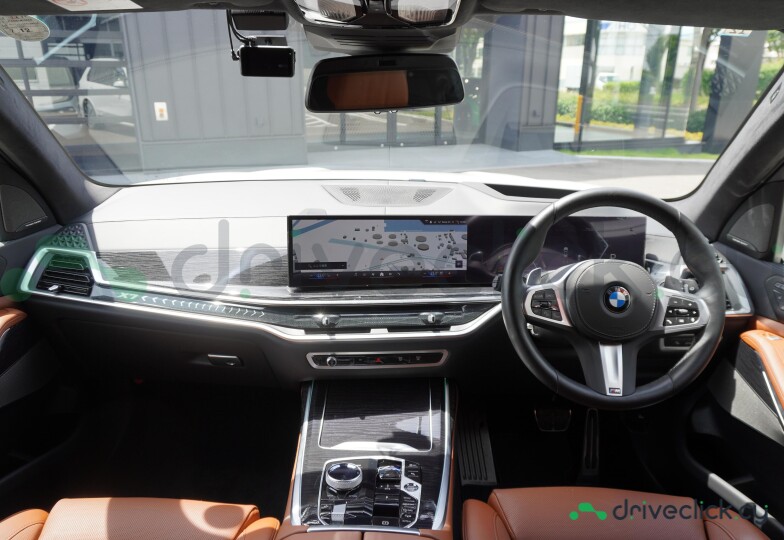 BMW X7 White