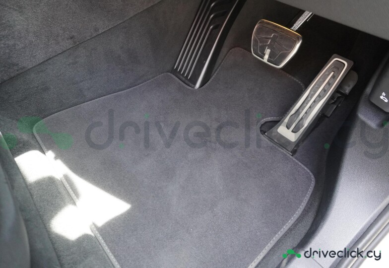 BMW X7 White