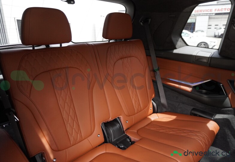 BMW X7 White