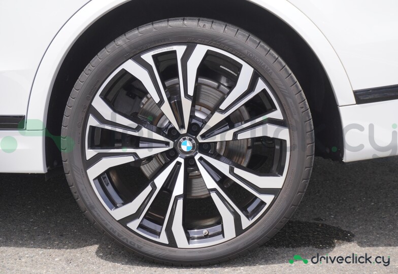 BMW X7 White