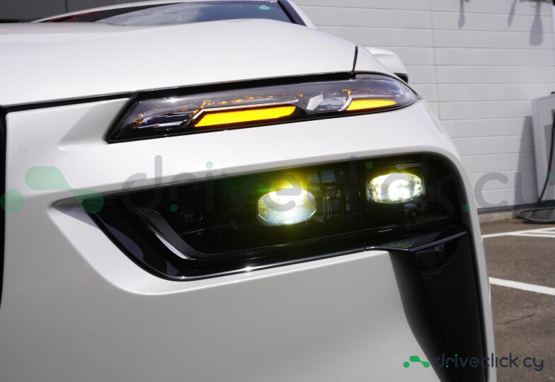 BMW X7 White