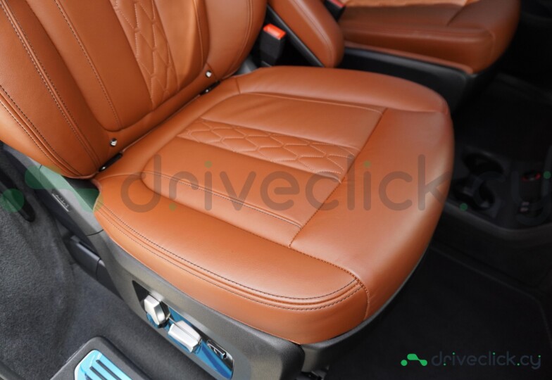 BMW X7 White