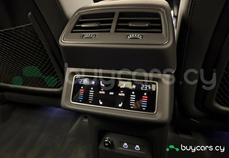 Audi Q8 e-tron Синий