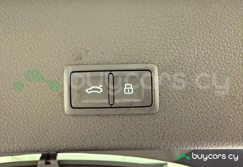 Audi Q8 e-tron Синий