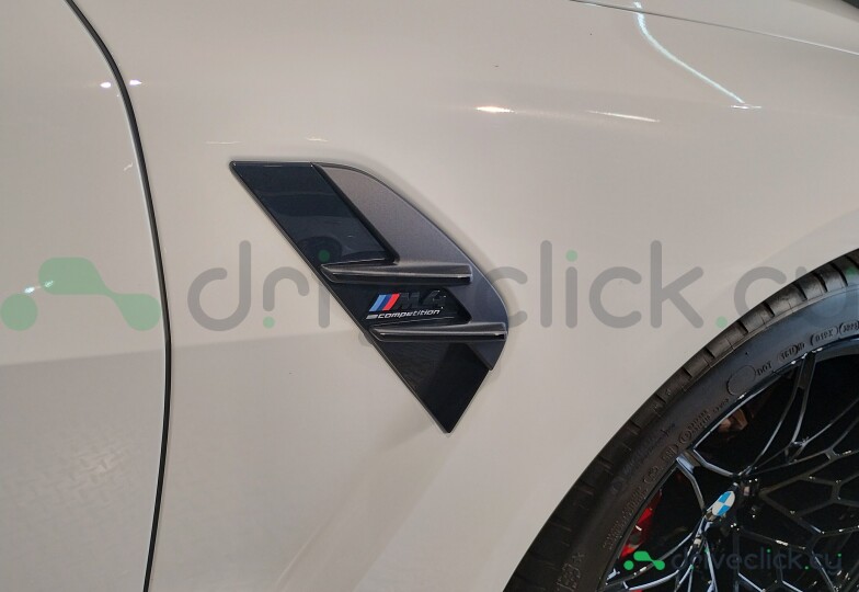 BMW M4 White