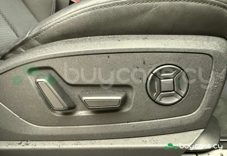 Audi Q8 e-tron Синий