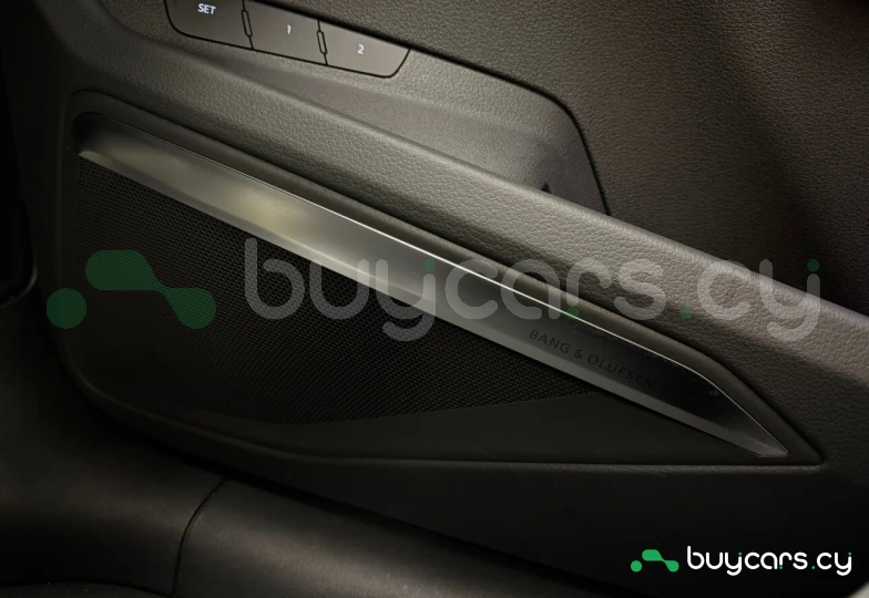 Audi Q8 e-tron Синий