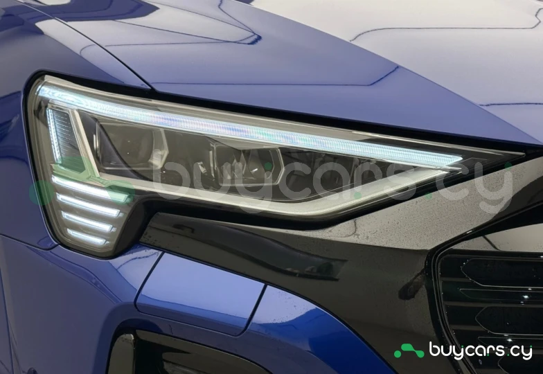 Audi Q8 e-tron Синий