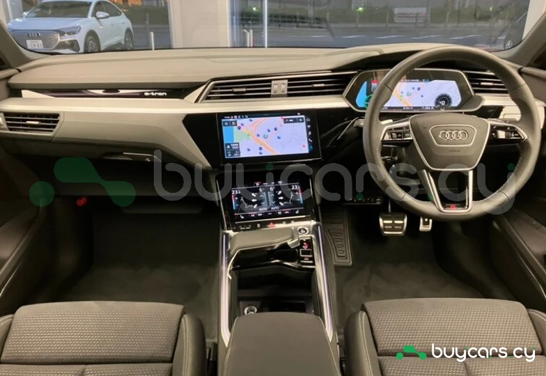 Audi Q8 e-tron White