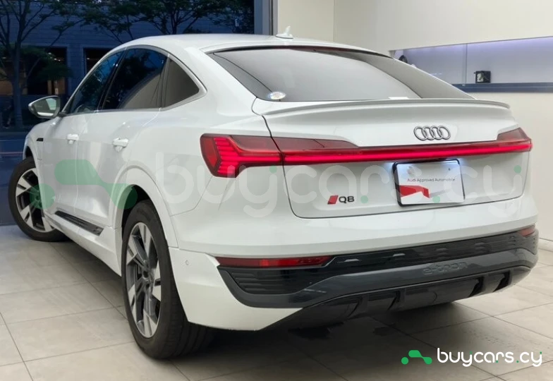 Audi Q8 e-tron White