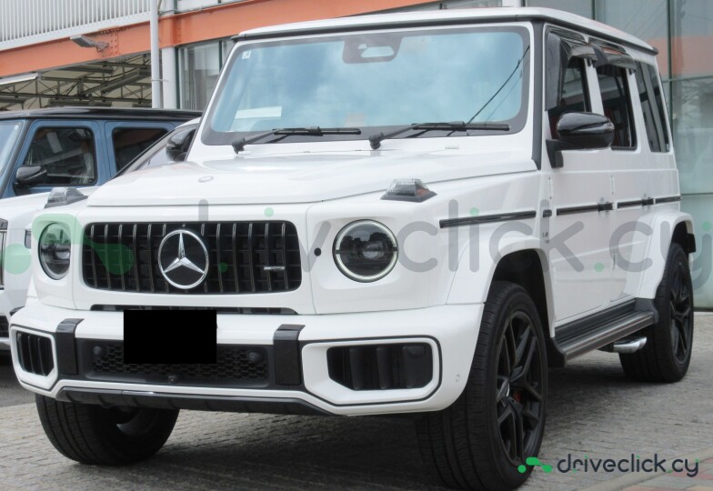 Mercedes G-class White