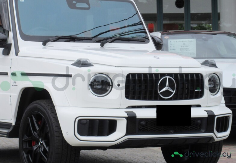 Mercedes G-class White