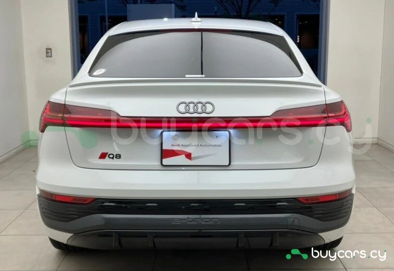Audi Q8 e-tron White