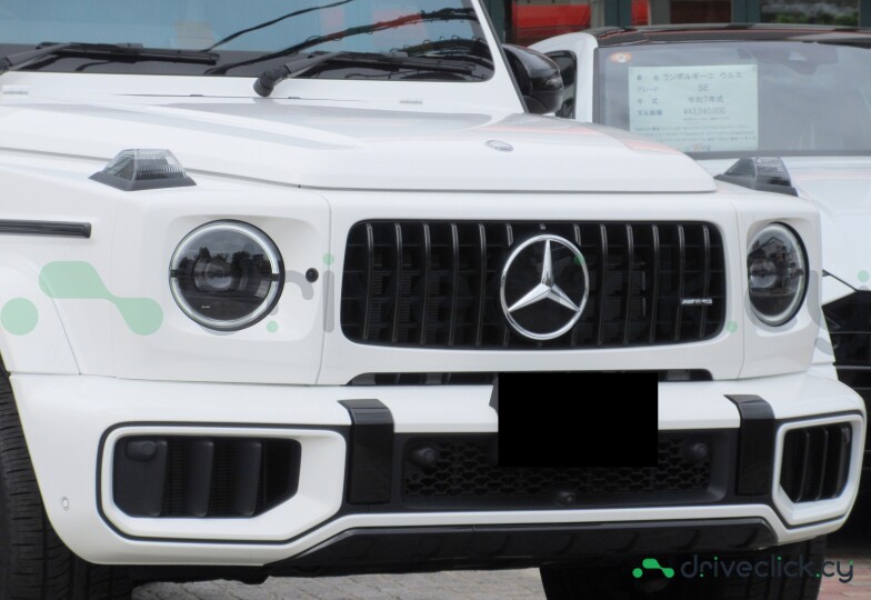 Mercedes G-class White