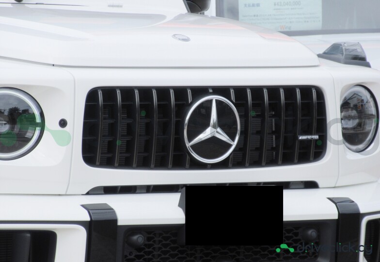 Mercedes G-class White